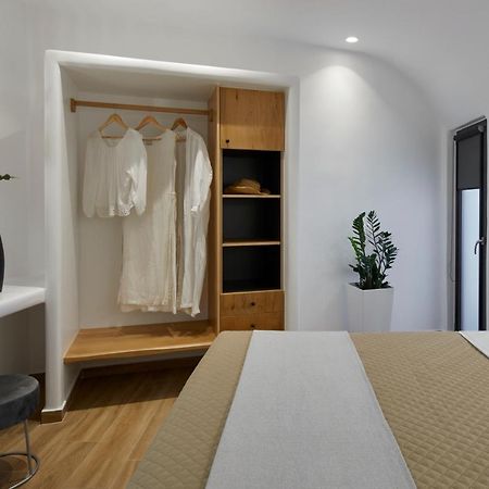Grand-Mere Calliope Fira  Exterior foto