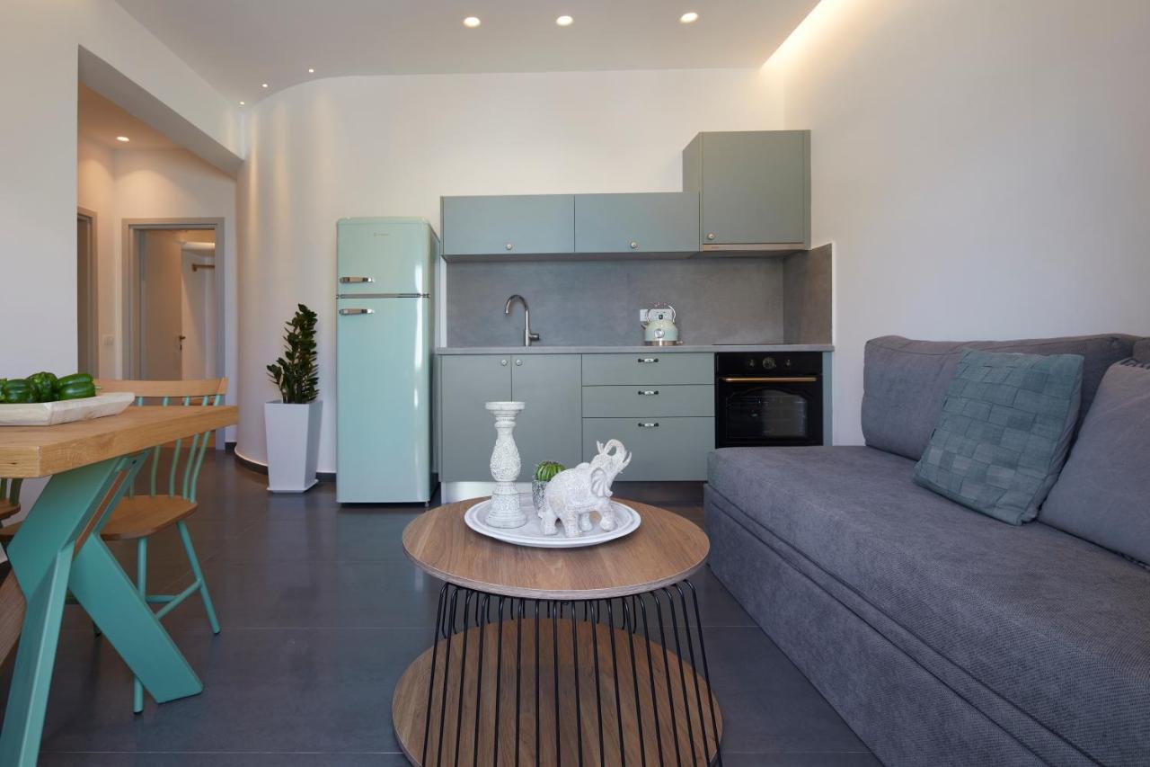 Grand-Mere Calliope Fira  Exterior foto